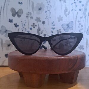 Foster Grant Black metal cat eye sunglasses